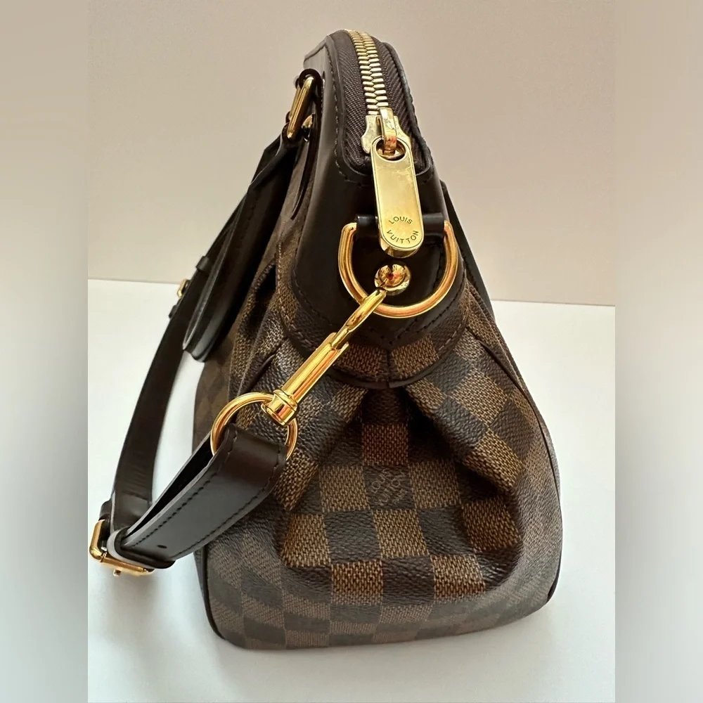 Authentic Louis Vuitton Trevi Pm Damier- Timeless Elegance